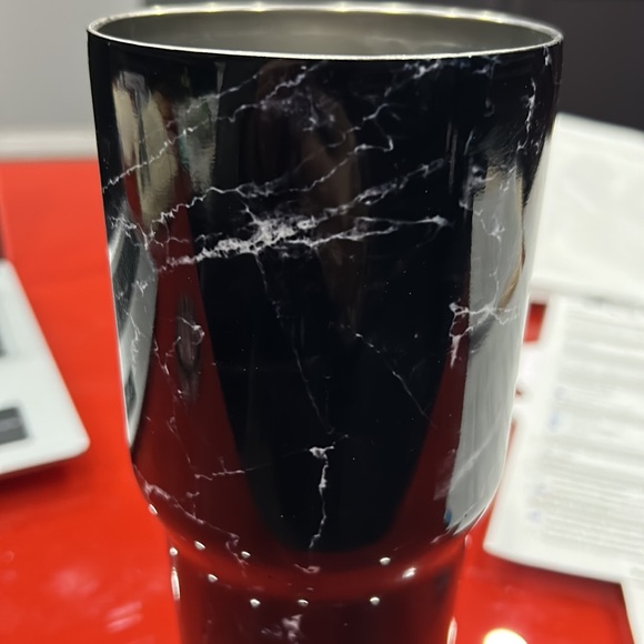 Its brand new marble black Built tumbler 30 OZ - Picture 2 of 5